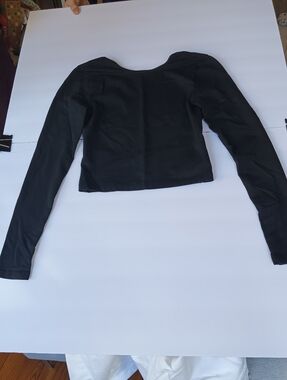 Edikted Black Long-Sleeve Cropped Top With Open Back Size S
